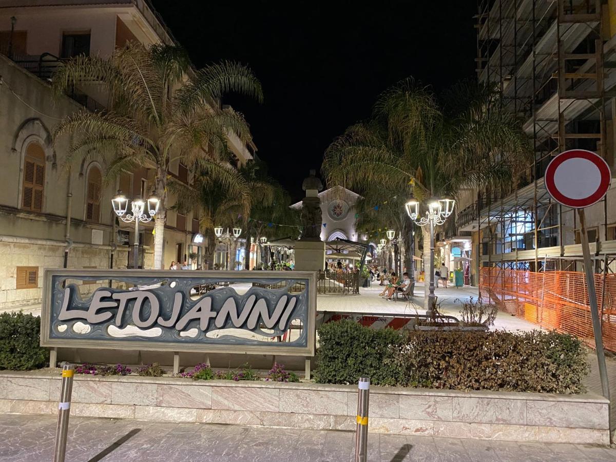 Beach Penthouse Marisol 2Floors, Central Letojanni Exterior foto