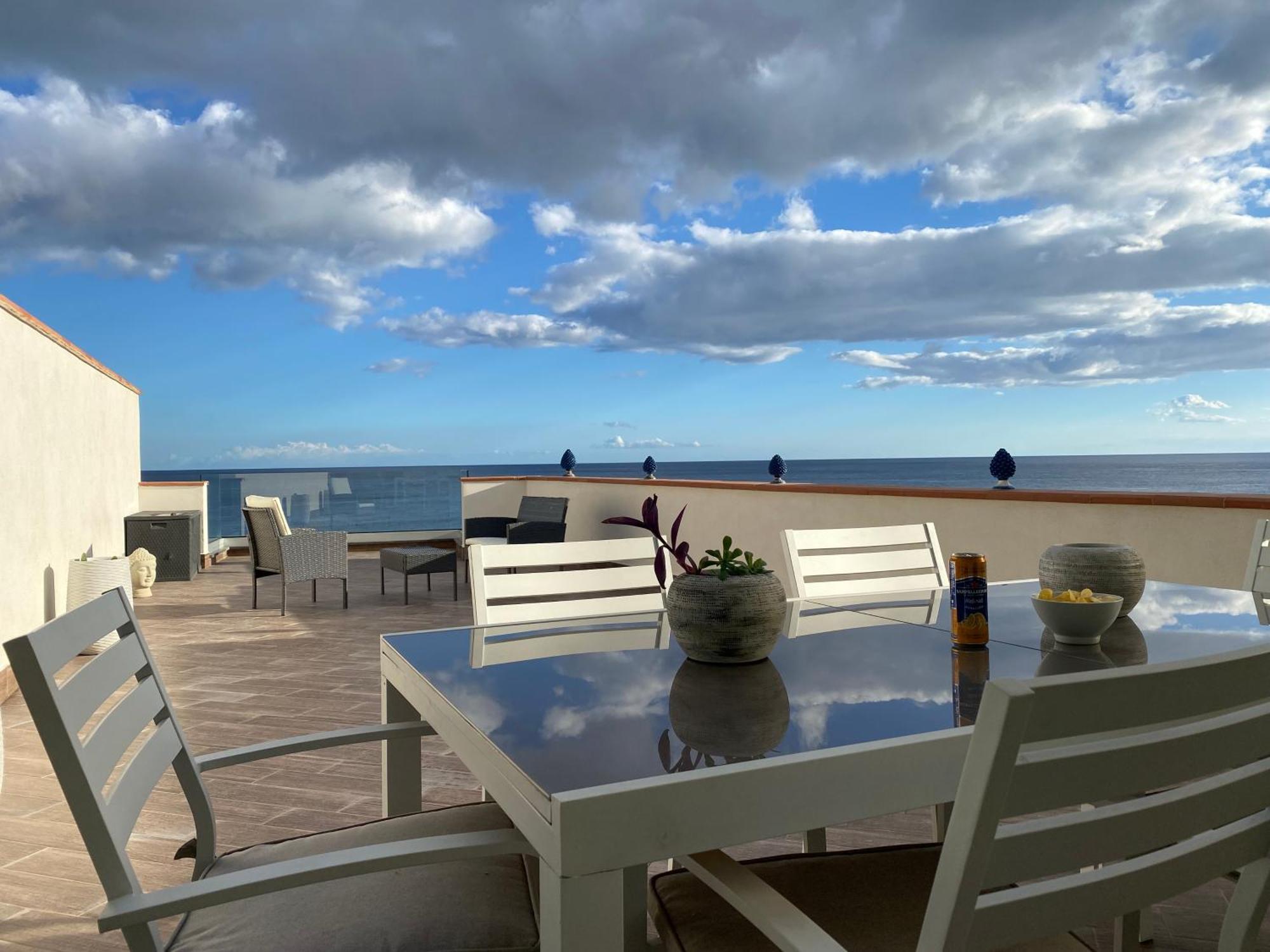 Beach Penthouse Marisol 2Floors, Central Letojanni Exterior foto